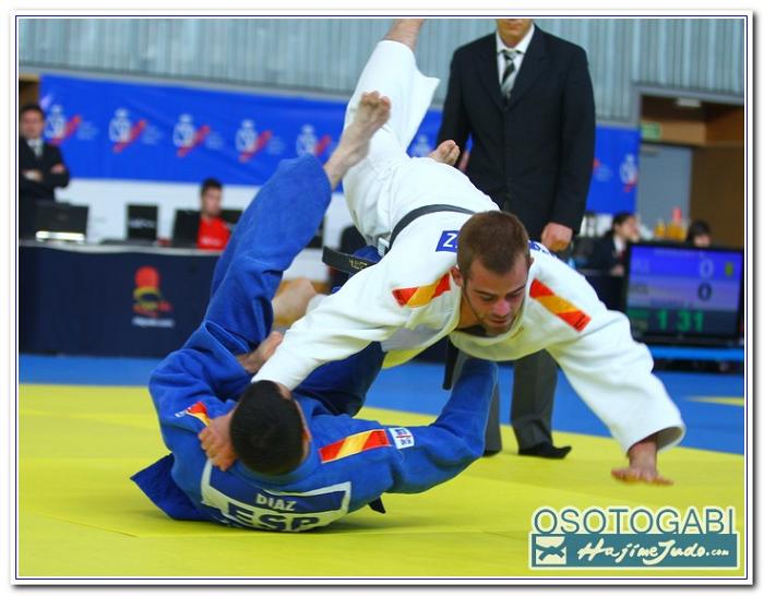 CEU 2011 100028